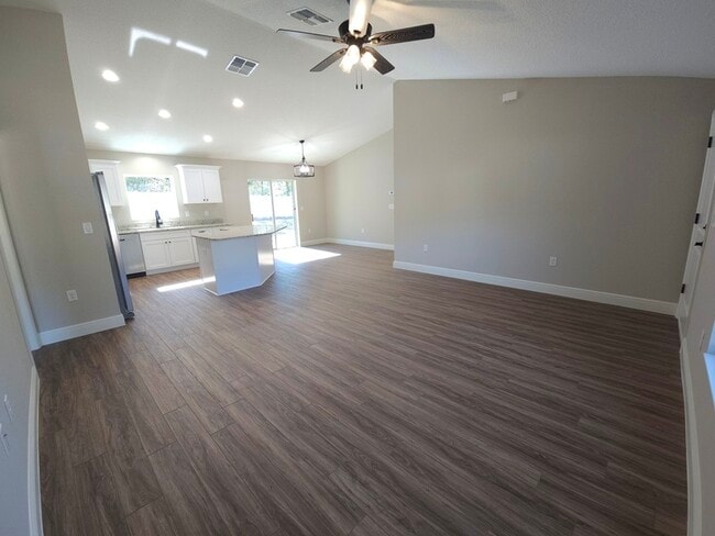 Foto del edificio - 774 W Deacon Pl