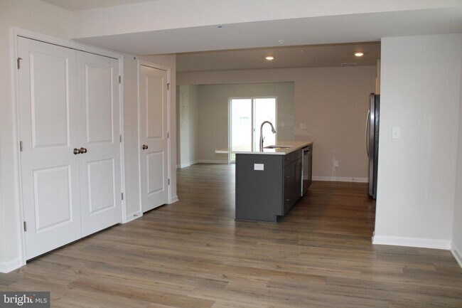 Building Photo - 517 Merganser Wy