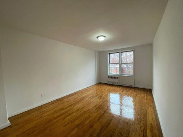 Building Photo - 2 bedroom in Flushing NY 11355