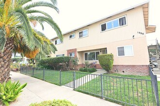 Building Photo - 1688 De Rose Way