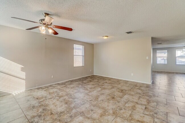 Foto del edificio - 1237 Candler Dr