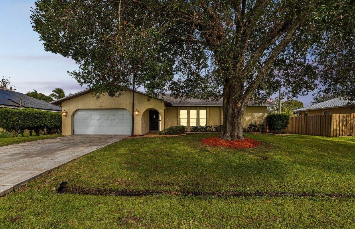 Foto principal - 643 SE Preston Ln