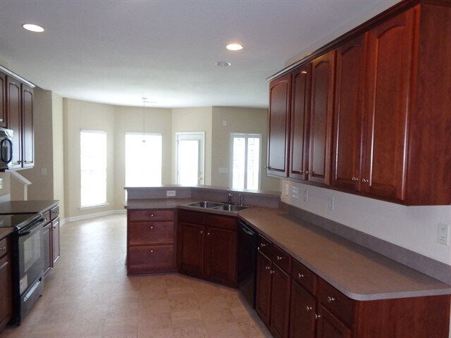 Foto del edificio - 2545 Thomasson Place Cir