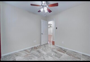 Building Photo - 3042 Thicket Path Way