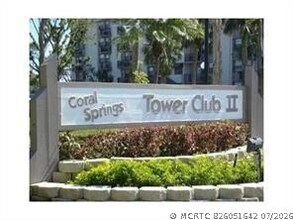 Building Photo - 2771 Riverside Dr