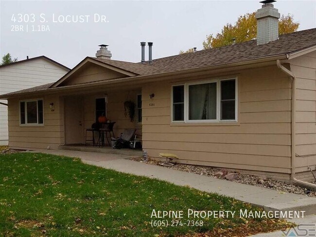 Building Photo - 2 Bed/2 Bath Townhome For Rent!!