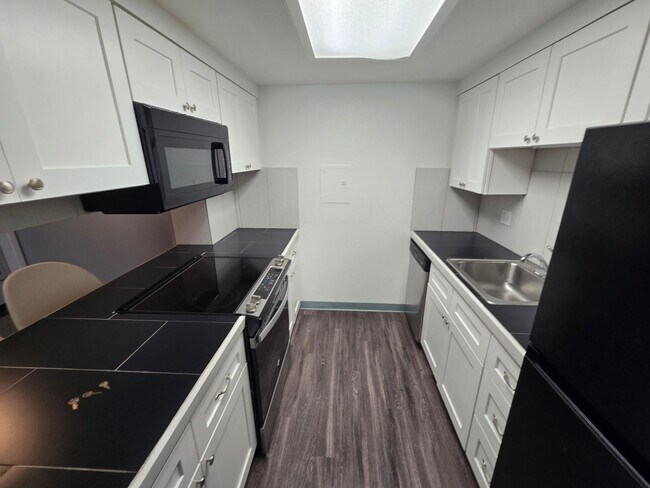 Foto del edificio - One Bedroom Condo