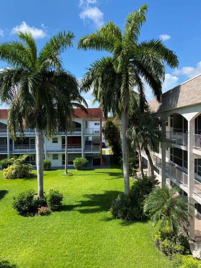 Foto del edificio - 581 Blue Heron Dr