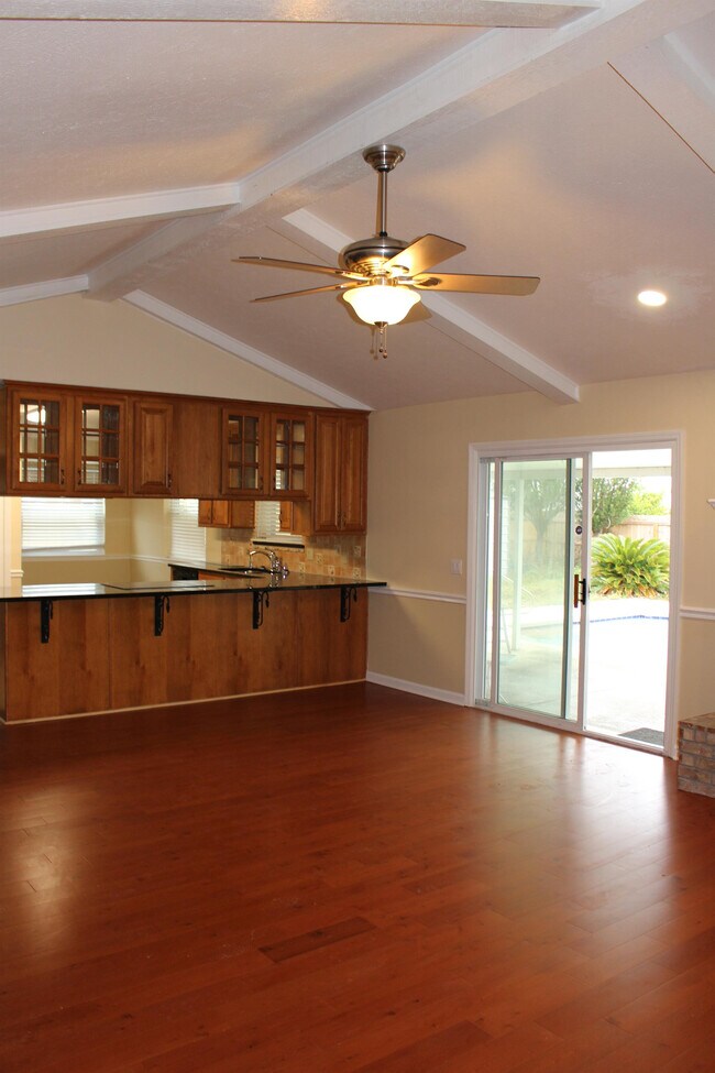 Foto del edificio - 3100 Wood Valley Rd