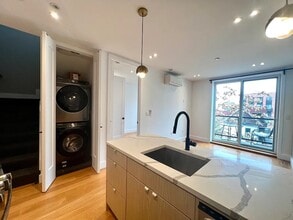 Building Photo - 22 Rogers Ave