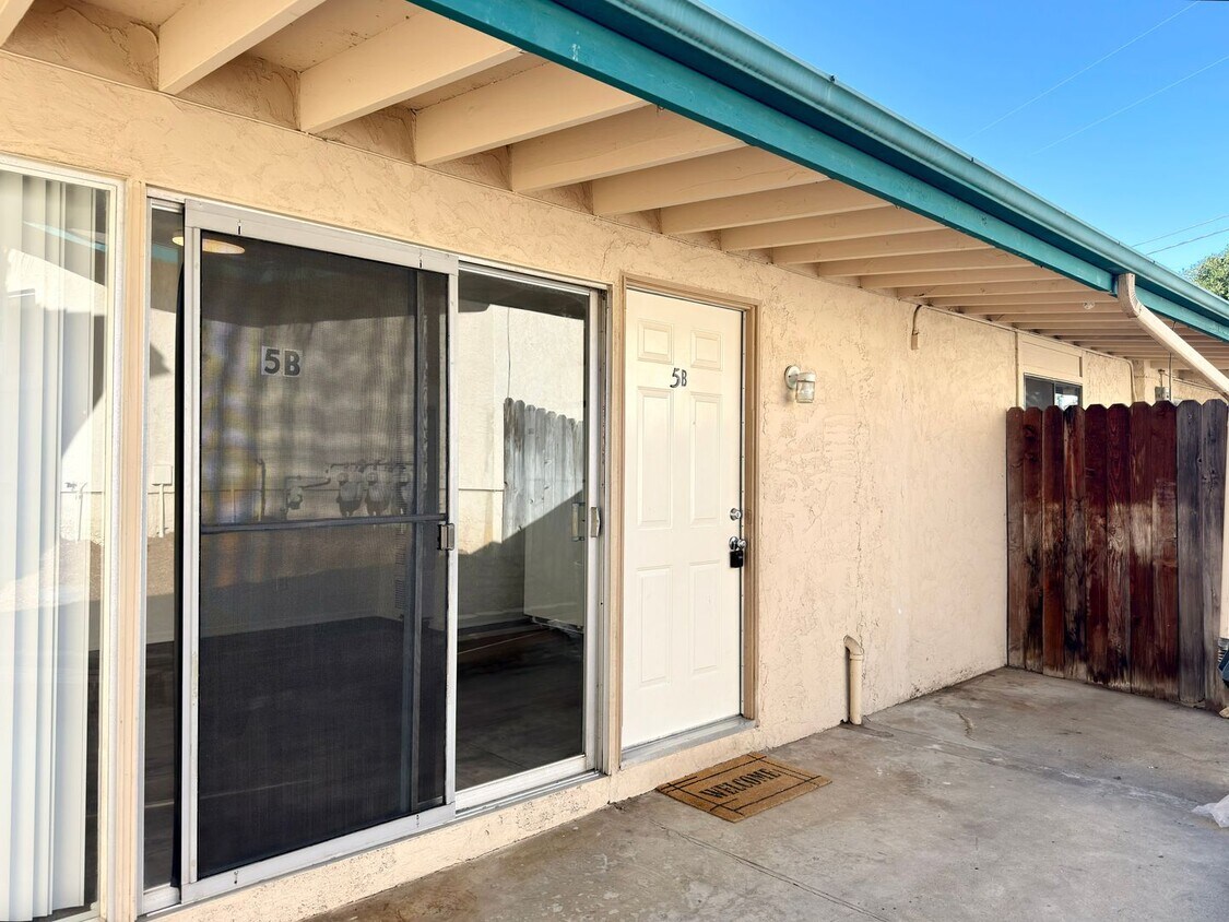 Foto principal - Spacious Single Level in Duplex!