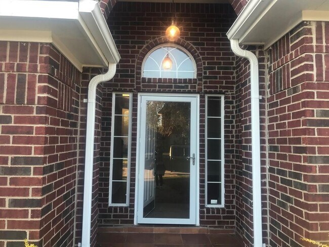 Building Photo - 1429 Post Oak Dr