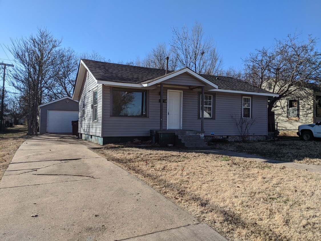 Building Photo - 1412 NW 95th St