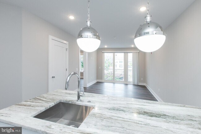 Foto del edificio - 45 W Haines St