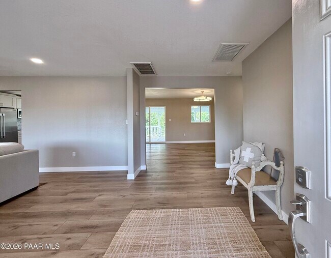 Foto del edificio - 7216 E Grandview Dr
