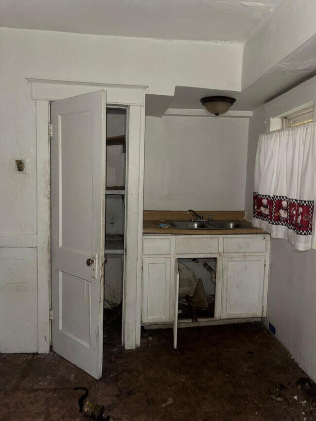 Foto del edificio - 3738 Sylvan Pl
