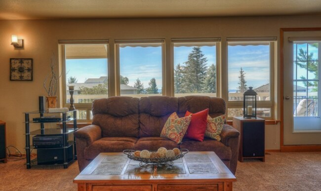 Foto del edificio - 1205 Pilchuck Place, Fox Island, WA, 98333