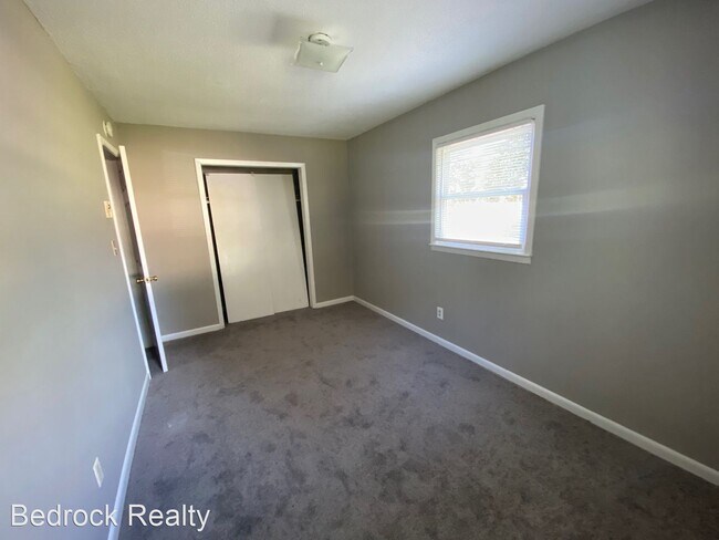 Building Photo - 3 br, 1 bath House - 6330 Ginger Circle