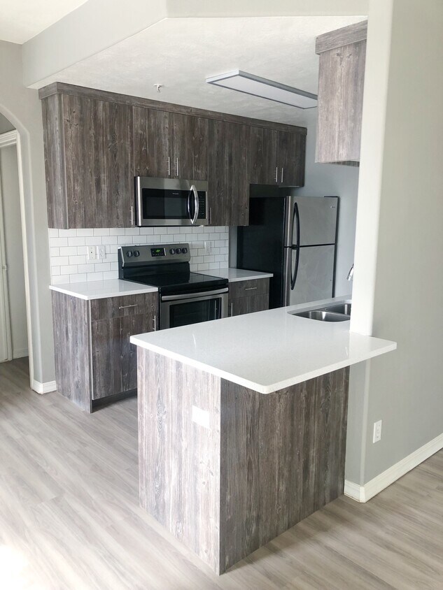 Cocina renovada - Pleasant Springs Apartments