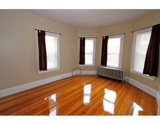 Building Photo - 118-120 Wrentham St