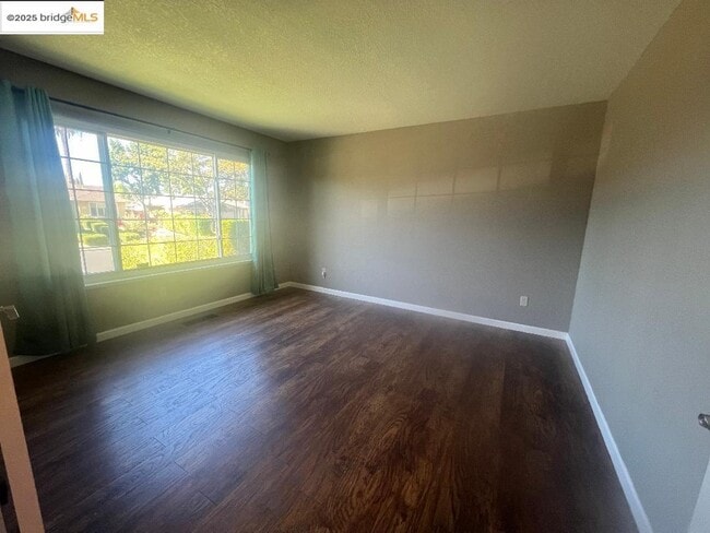 Building Photo - 3421 Serpentine Dr