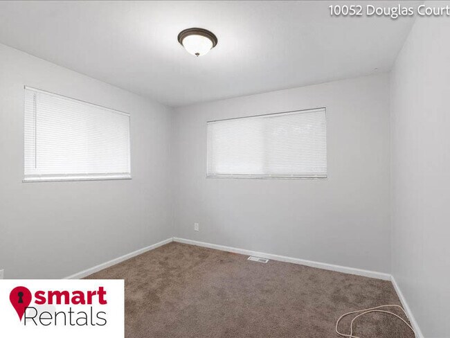 Foto del edificio - 10057 Douglas Ct