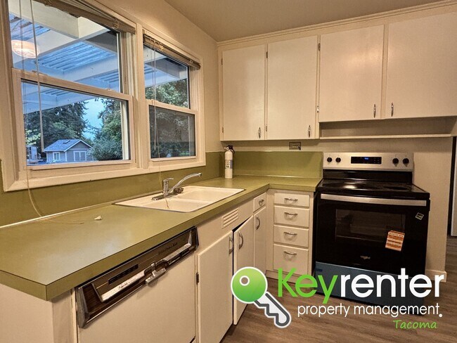 Foto del edificio - Updated 3 Bedroom Home with Huge Backyard ...