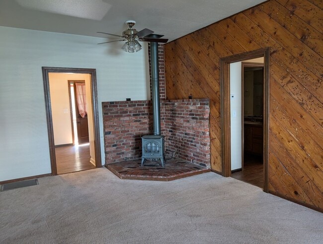 Building Photo - Charming 1918 Historic Home in North Evere...