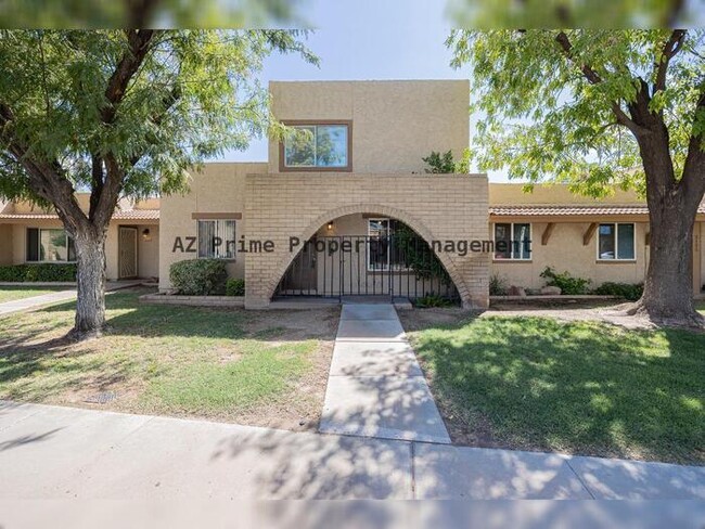 Building Photo - 2127 E Minton Dr
