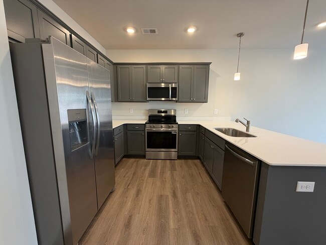 Building Photo - 2529 Ruby Dixon Xing Dr