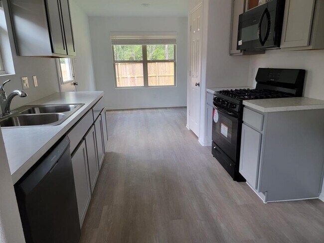Building Photo - 3699 Solanum Dr