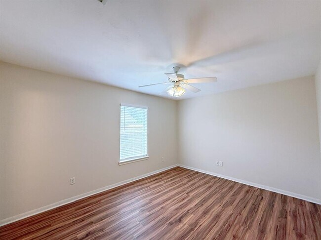 Foto del edificio - 5328 Tallowpine Terrace