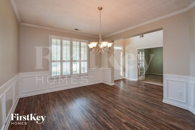 Foto del edificio - 1425 Hollow Springs Ct