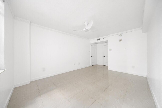 Foto del edificio - 1830 Radius Dr