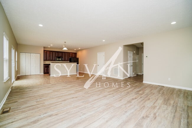 Foto del edificio - Beautiful 4BR 2.5BA Traditional Home