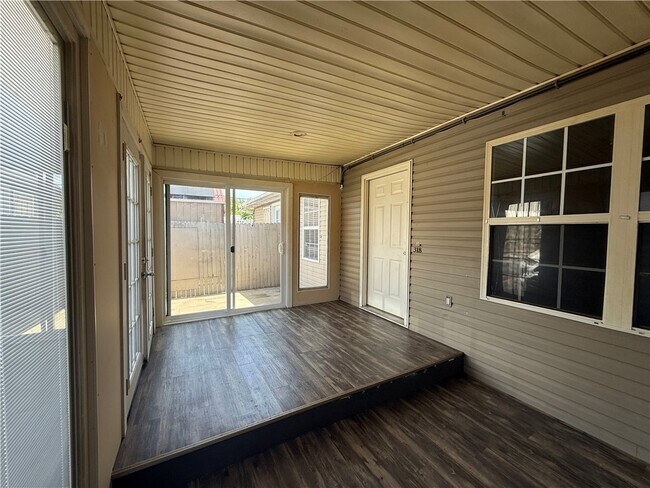 Foto del edificio - 318 E Pickens Rd