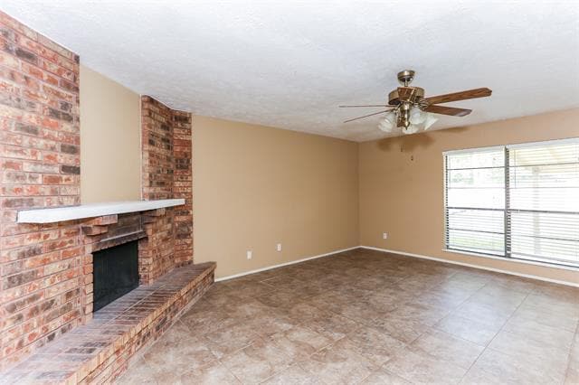 Foto del edificio - 6412 Sandhurst Ln E