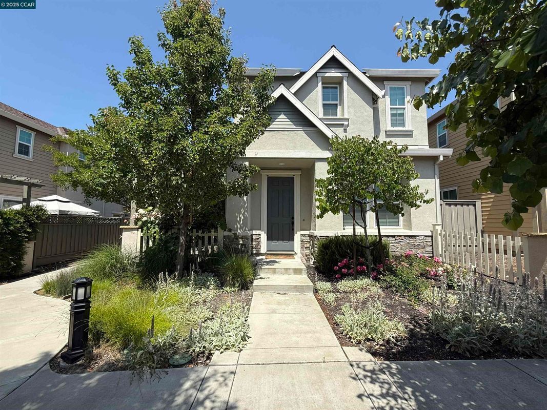Foto principal - 221 Southpark Ct
