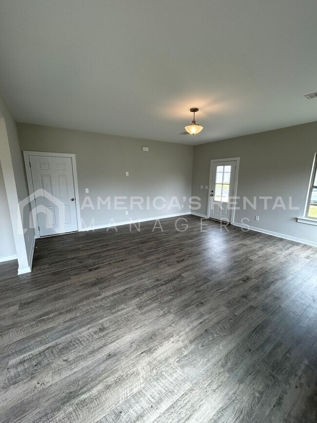 Foto del edificio - Home for Rent in Tuscaloosa, AL! AVAILABLE...
