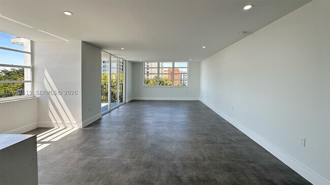 Building Photo - 2780 NE 183rd St