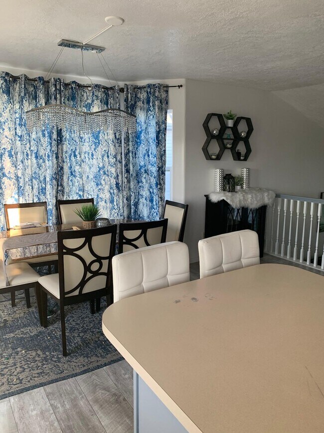Foto del edificio - 3364 Brookway Dr