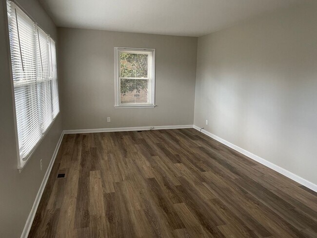 Foto del edificio - Totally New Kitchen & Bathroom in a Charmi...