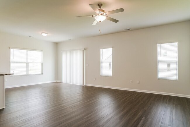 Building Photo - 347 Augustine Dr