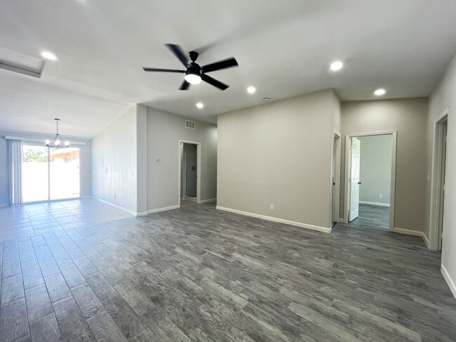 Building Photo - NewB RV T 17805