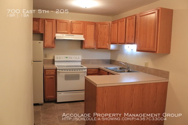 Building Photo - Pristine 1 Bedroom with Private Balcony