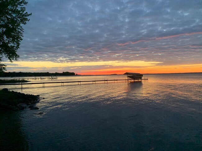 Lake life! - 365 Barrett Ln