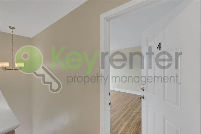 Photo - 1119 Lochbrae Rd House