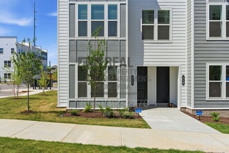 Building Photo - 110 Zola Aly