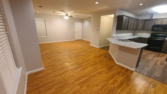 Building Photo - 10100 College Hills Dr