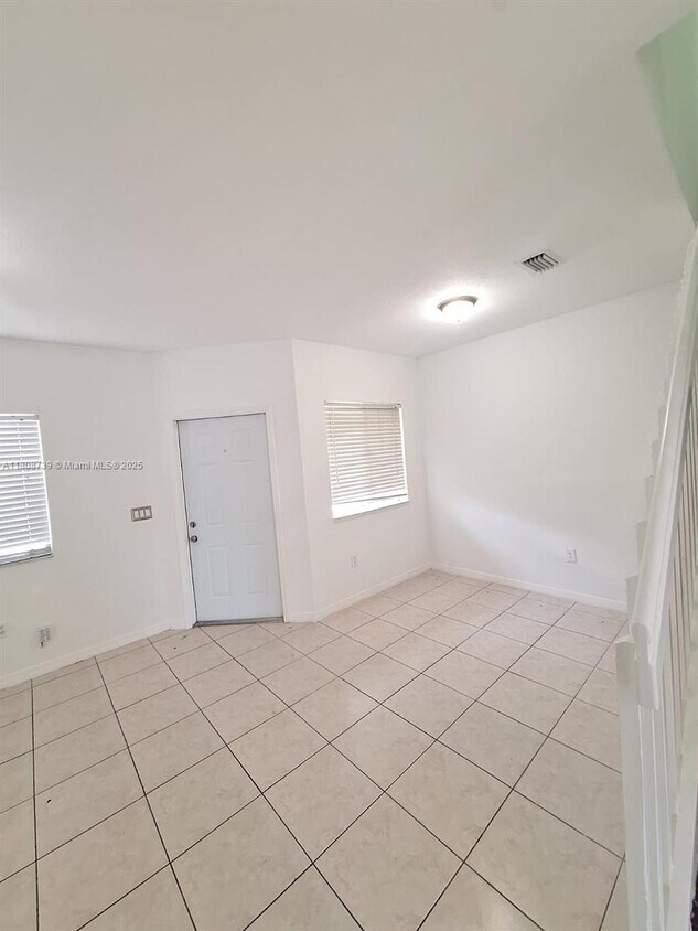 Primary Photo - 1654 SE 31st Ct